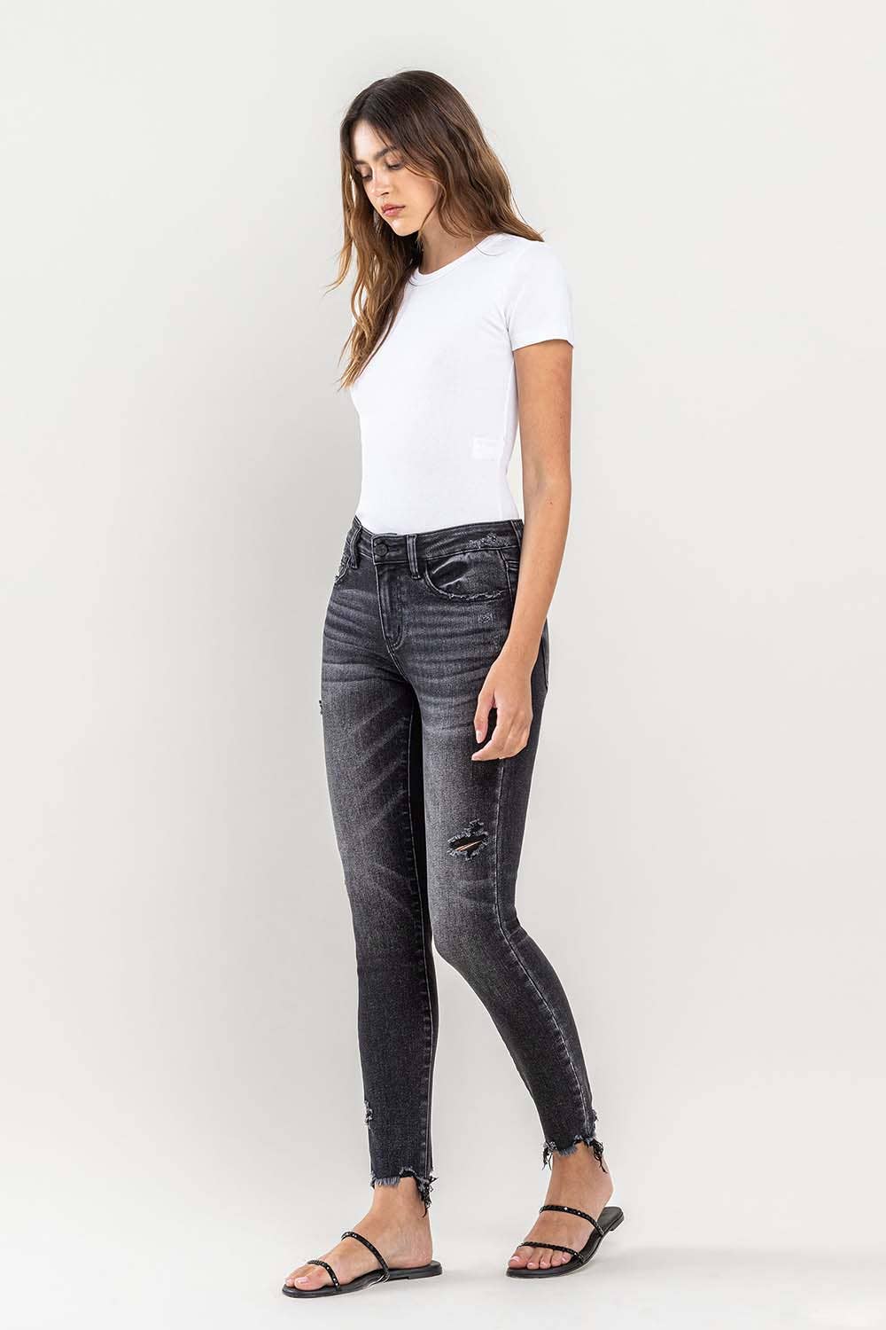 VERVET : MID RISE UNEVEN RAW HEM CROP SKINNY JEANS-WELL-MADE